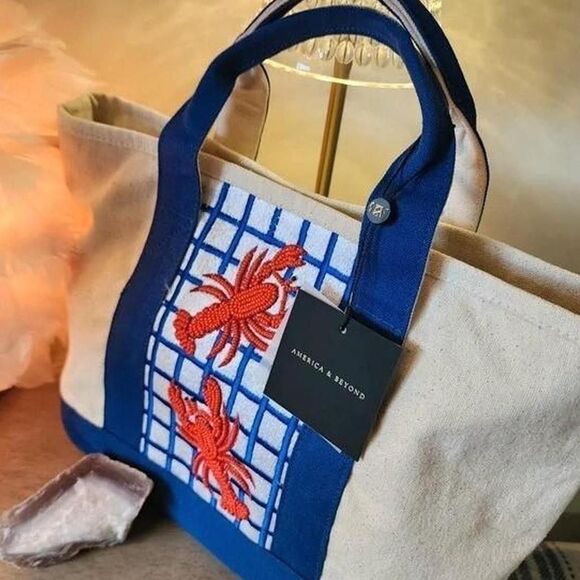 America & Beyond Canvas Tote Handbag - Picture 4 of 4